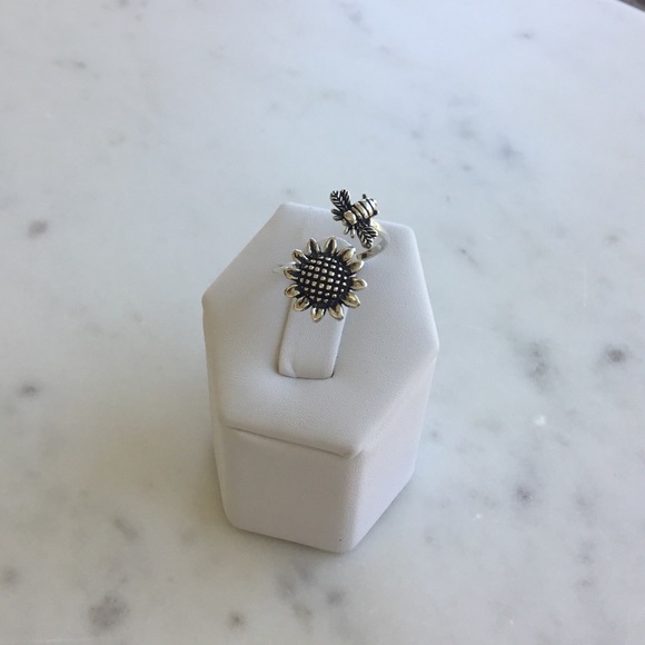 Sterling Silver Bee & Sunflower Ring - Picture 4 of 14